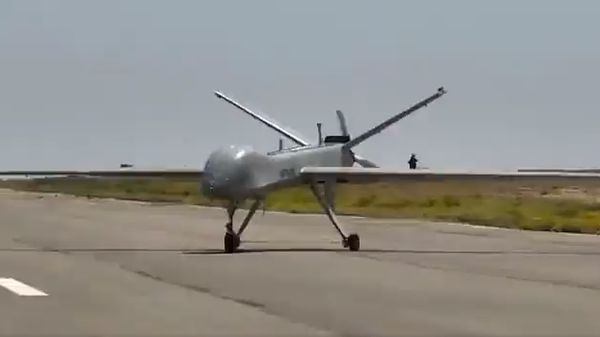 Iran's new Mohajer-10 medium-altitude long-endurance (MALE) combat drone - Sputnik International